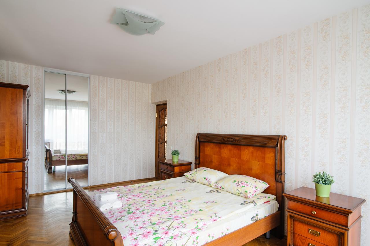 Rooms For Rent In The Mayakovskogo Минск Екстериор снимка